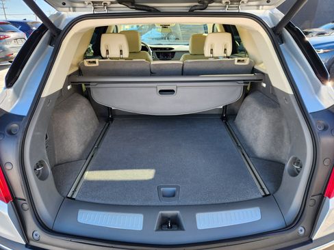 Used 2017 Cadillac XT5 Luxury w/ Driver Awareness Package image 20