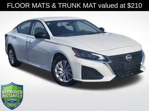 Used 2024 Nissan Altima 2.5 S image 1