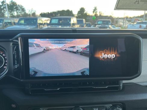 New 2026 Jeep Gladiator Sport image 28