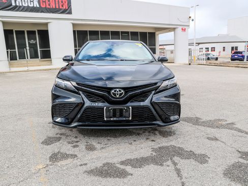 Used 2022 Toyota Camry SE w/ Convenience Package image 3