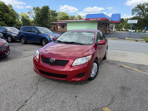 Used 2010 Toyota Corolla LE w/ All Weather Guard Pkg FWD image 4