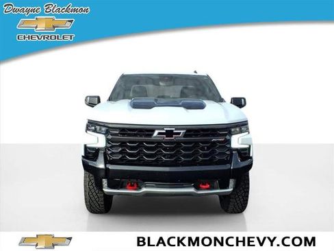 Used 2023 Chevrolet Silverado 1500 ZR2 w/ Technology Package AWD/4WD image 8