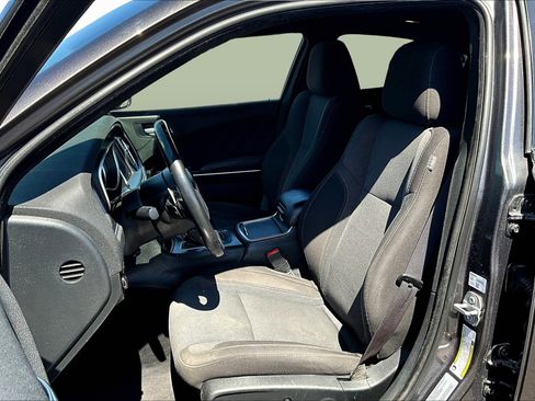 Used 2017 Dodge Charger R/T image 24