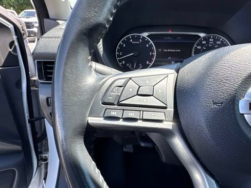 Used 2022 Nissan Sentra SV FWD image 15