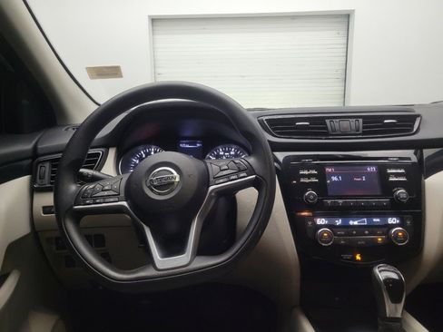 Used 2018 Nissan Rogue Sport SV image 22