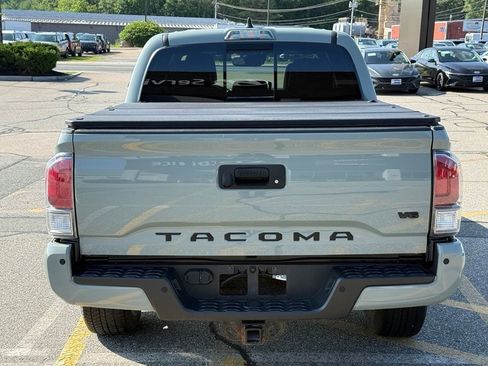 Used 2023 Toyota Tacoma TRD Sport w/ TRD Premium Sport Package AWD/4WD image 5