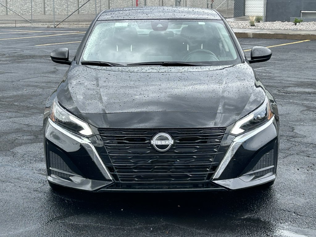 Used 2025 Nissan Altima 2.5 SV FWD image 8