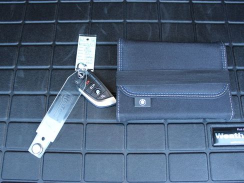 Used 2023 BMW 530i xDrive 530i xDrive w/ Premium Package image 32