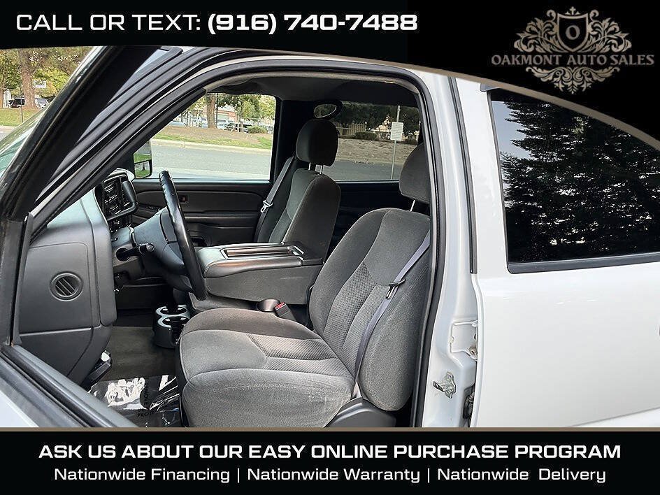 Used 2005 Chevrolet Silverado 3500 LS AWD/4WD image 24