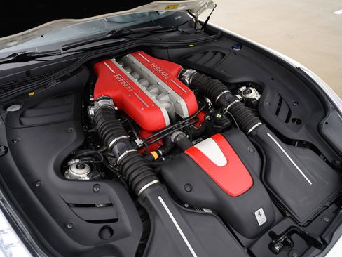 Used 2014 Ferrari FF image 22