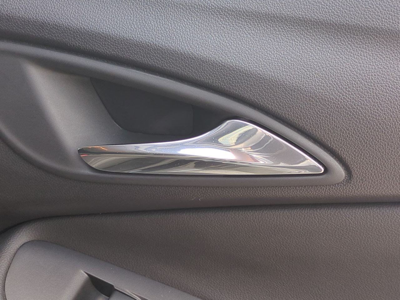 Used 2023 Buick Encore GX Select w/ Sport Touring Package FWD image 36