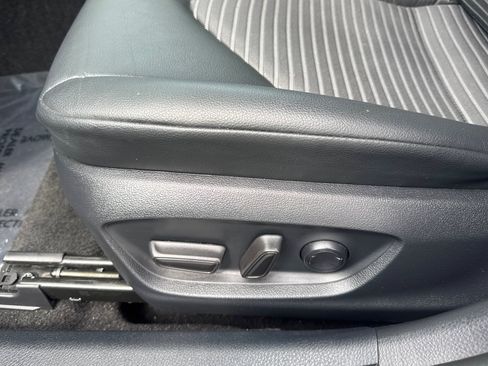 Used 2023 Toyota Camry SE FWD image 14