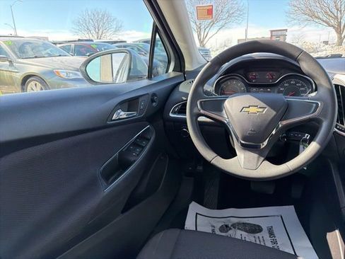 Used 2017 Chevrolet Cruze LS image 14