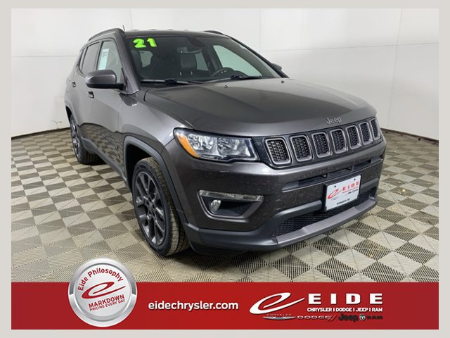 Used 2021 Jeep Compass Latitude FWD image 1