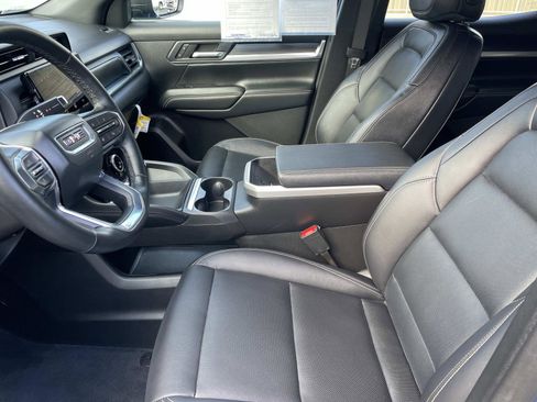 Used 2025 GMC Terrain Elevation w/ Elevation Premium Package image 22