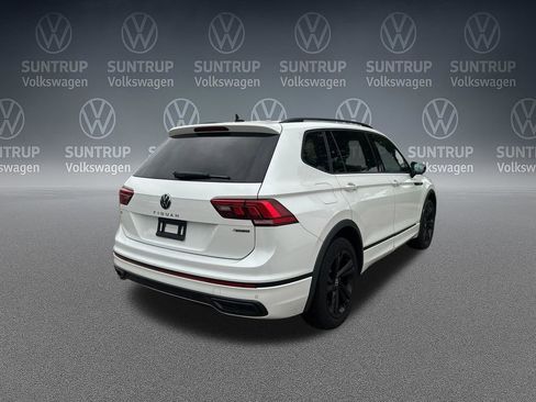 Used 2024 Volkswagen Tiguan SE R-Line w/ MDO Package, Two-Row AWD/4WD image 39