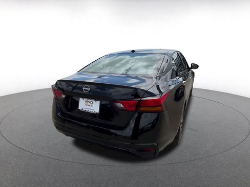 Used 2025 Nissan Altima 2.5 SV FWD image 15