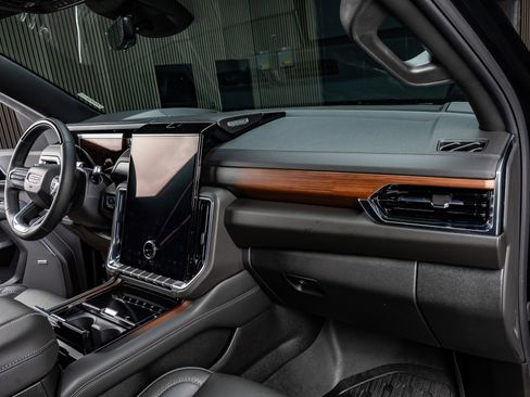 Used 2026 GMC Yukon Denali w/ Denali Reserve Package image 18