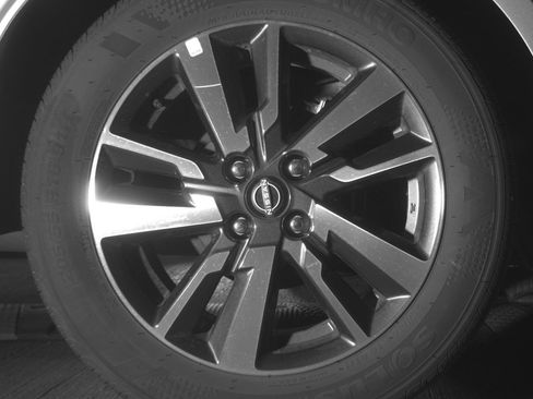 Used 2025 Nissan Versa SV FWD image 18