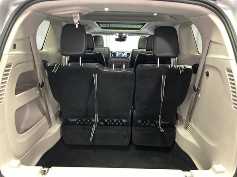 Used 2024 Chrysler Pacifica Limited FWD image 26