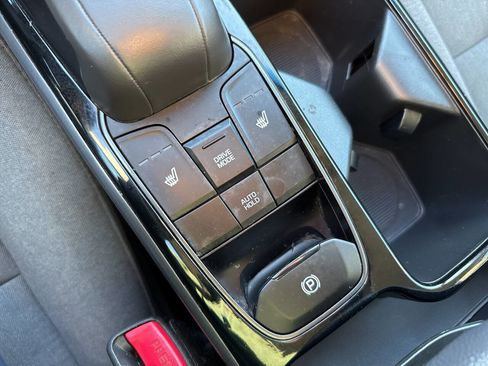 Used 2021 Hyundai Ioniq SE image 32