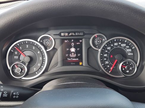 New 2026 RAM 1500 Express AWD/4WD image 14