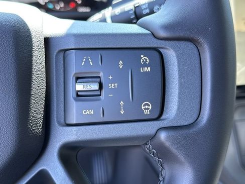 New 2026 Land Rover Defender 90 X-Dynamic SE AWD/4WD image 14