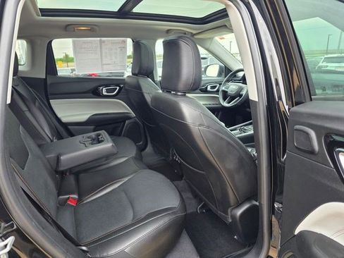 Certified 2022 Jeep Compass Limited w/ Elite Group AWD/4WD image 13