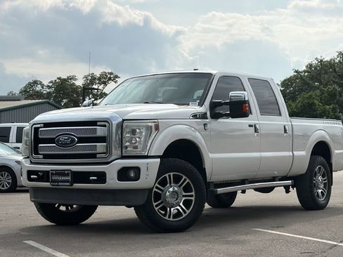 Used 2014 Ford F250 Platinum w/ FX4 Off-Road Package image 40