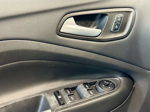 Used 2016 Ford Escape SE w/ Equipment Group 201A AWD/4WD image 19