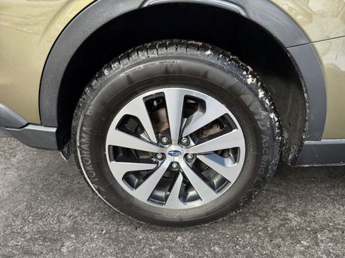 Used 2020 Subaru Outback Premium image 15