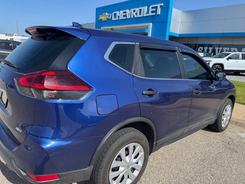Used 2018 Nissan Rogue S AWD/4WD image 4