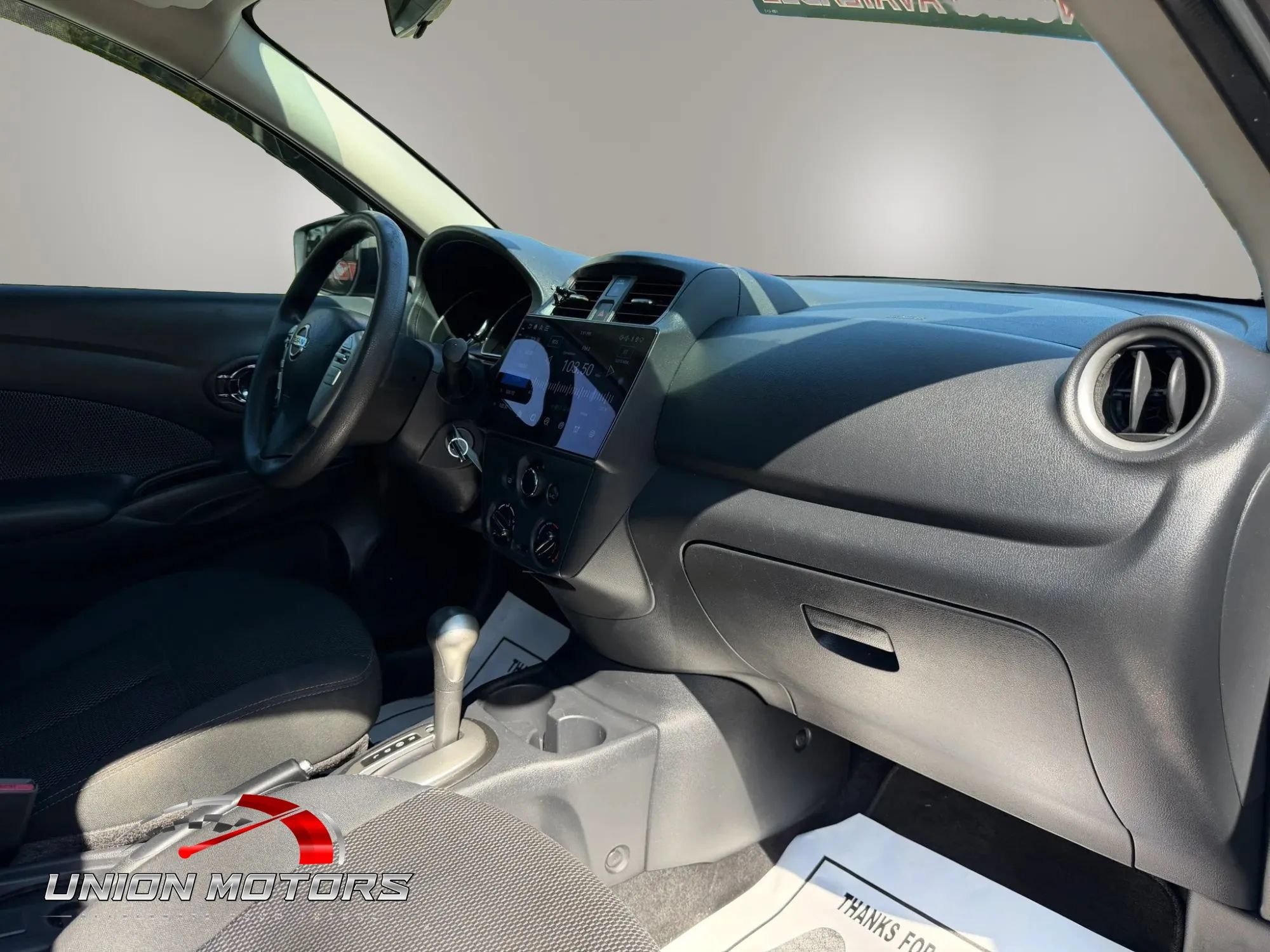 Used 2015 Nissan Versa SV FWD image 16