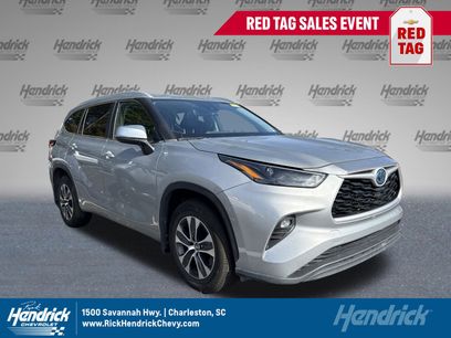 Used 2023 Toyota Highlander XLE