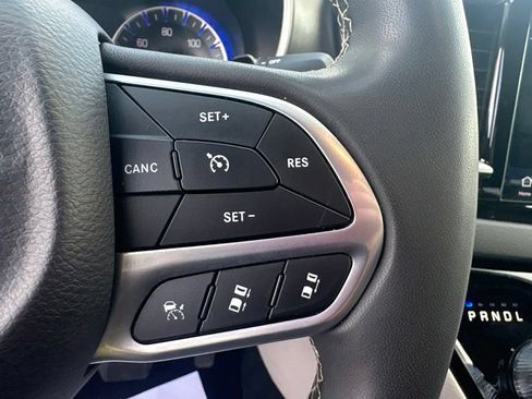 Certified 2023 Chrysler Pacifica Touring-L FWD image 20
