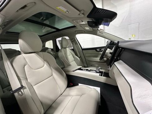 New 2026 Volvo XC60 T8 Ultra w/ Protection Package Premier AWD/4WD image 16