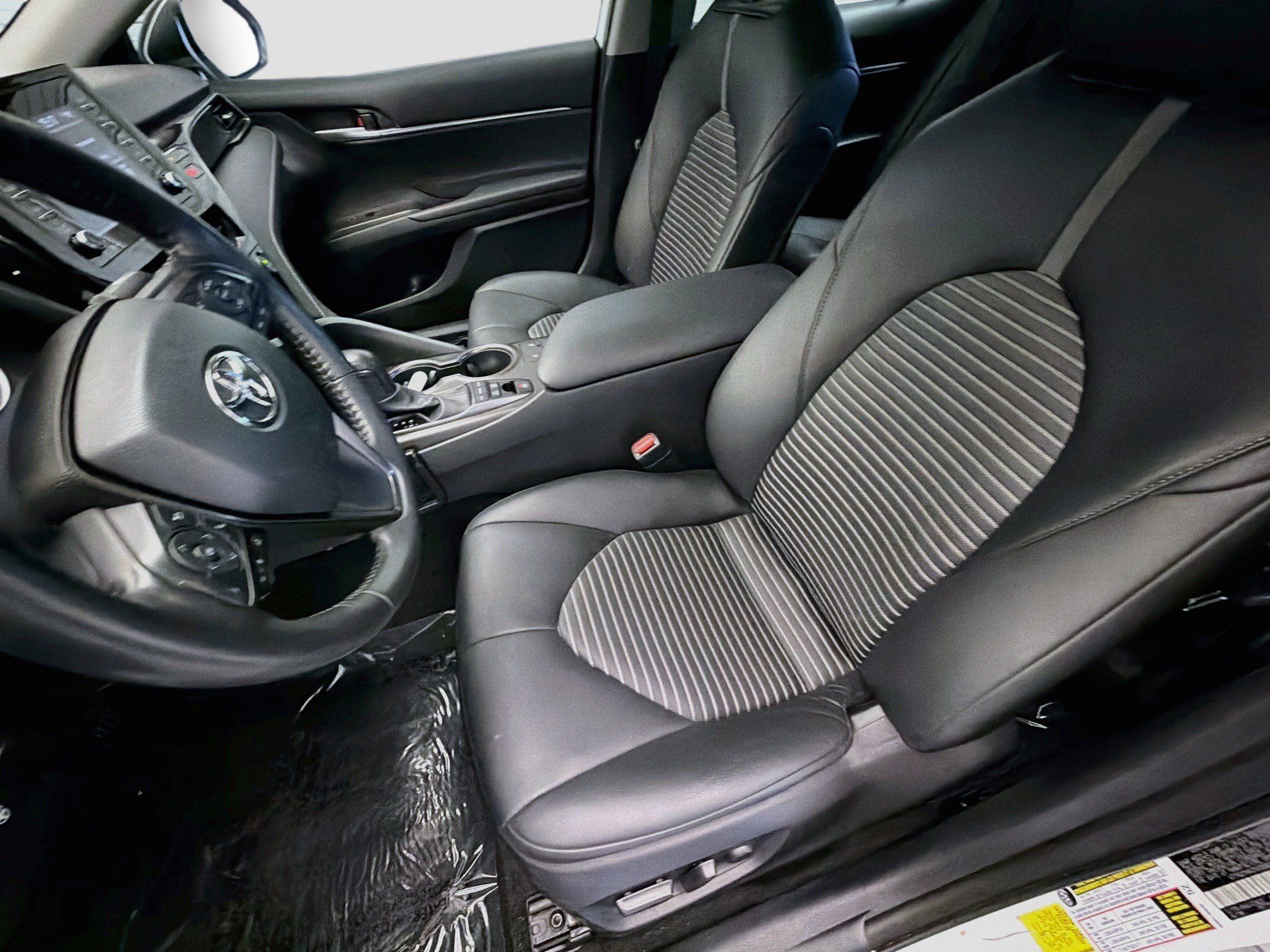 Used 2024 Toyota Camry SE w/ Cold Weather Package FWD image 11