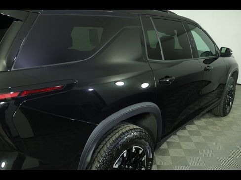 Used 2025 Chevrolet Traverse Z71 w/ Driver Confidence Package image 21