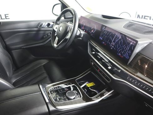 Used 2023 BMW X7 xDrive40i w/ Premium Package image 30