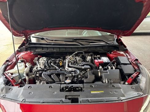 Used 2025 Nissan Altima 2.5 SV FWD image 33