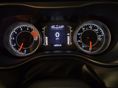 Used 2019 Jeep Cherokee Latitude w/ Popular Appearance Group AWD/4WD image 23
