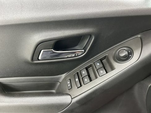 Used 2015 Chevrolet Trax LT w/ LT Plus Package AWD/4WD image 11