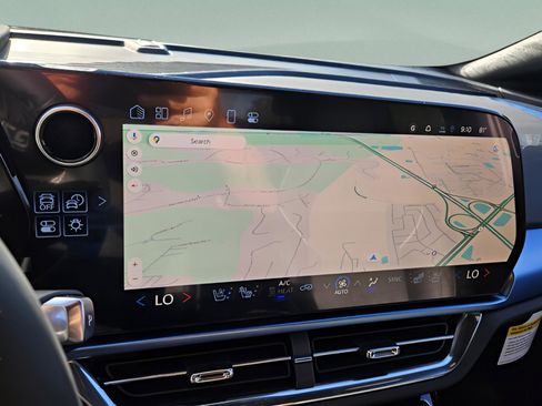 New 2025 Chevrolet Equinox EV LT w/ Convenience Package II image 12