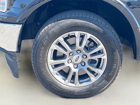 Used 2019 Ford F150 Lariat image 32