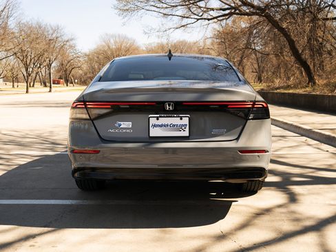 Used 2025 Honda Accord Touring image 8