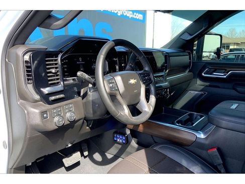 Used 2026 Chevrolet Silverado 3500 High Country w/ Technology Package AWD/4WD image 16