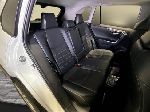 Used 2022 Toyota RAV4 Limited image 25