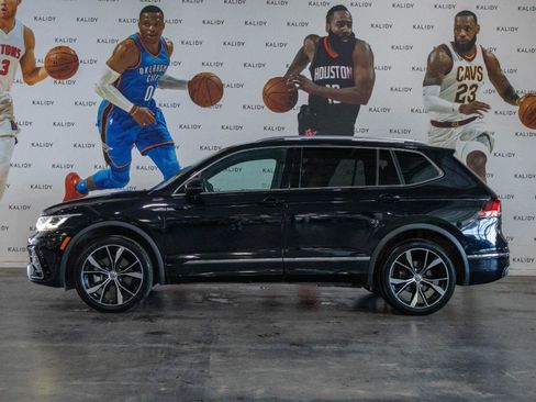 Used 2022 Volkswagen Tiguan SEL R-Line AWD/4WD image 16
