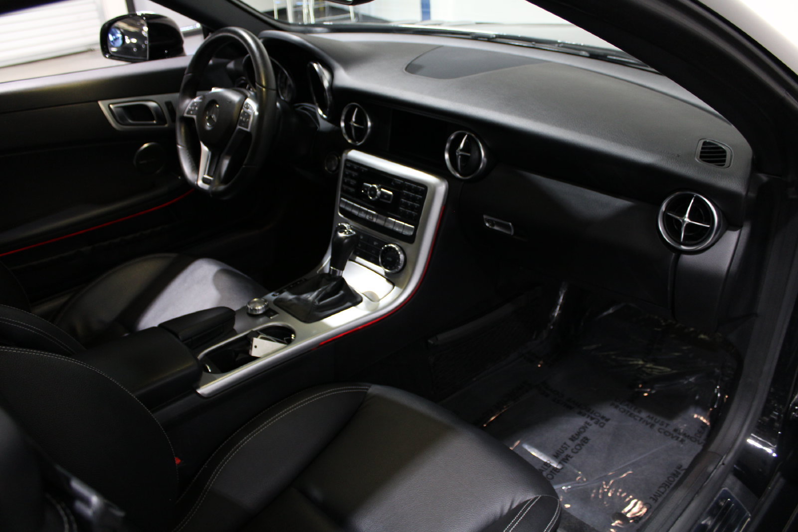 Used 2015 Mercedes-Benz SLK 250 image 21