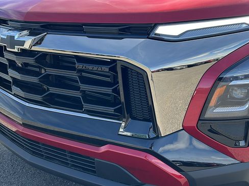 New 2026 Chevrolet Equinox ACTIV w/ Convenience Package III AWD/4WD image 9